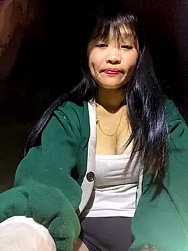 ThuxO7 online show from November 4, 2025, 12:03 am