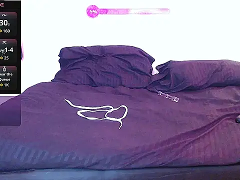 cristalsolei online show from December 2, 2025, 2:41 pm