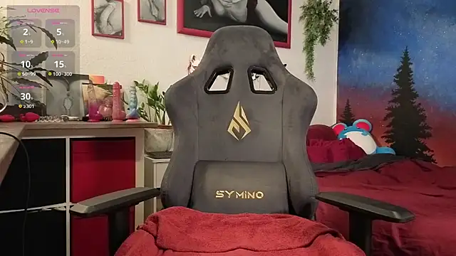 ScarletKitsunyaa online show from January 16, 2026, 2:21 pm