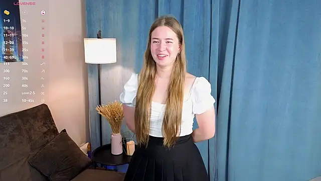 Snapshot of MowasaBritten chatting on November 10, 2025, 5:40 pm MowasaBritten online show from November 10, 2025, 5:40 pm