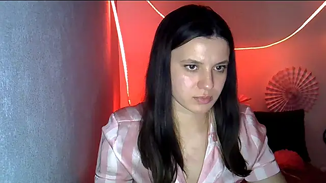 Snapshot of KiraHoney chatting on February 17, 2026, 9:23 pm KiraHoney online show from February 17, 2026, 9:23 pm