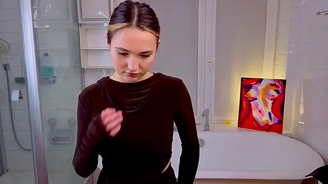 LeenaPuita online show from January 15, 2026, 6:11 pm