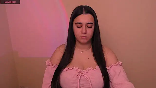 Snapshot of AlinaDoll_ chatting on February 5, 2026, 8:10 am AlinaDoll online show from February 5, 2026, 8:10 am