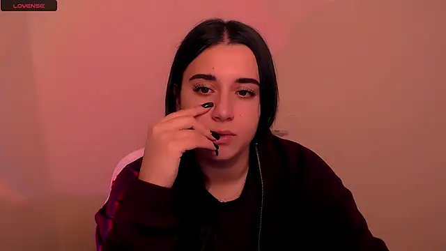 Snapshot of AlinaDoll_ chatting on December 23, 2025, 9:19 am AlinaDoll online show from December 23, 2025, 9:19 am