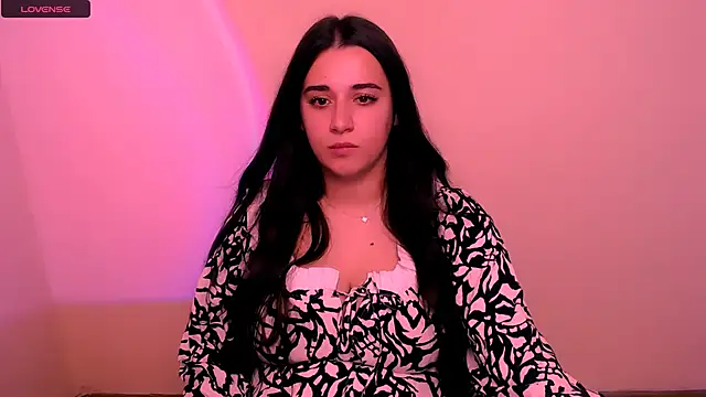 Snapshot of AlinaDoll_ chatting on November 20, 2025, 9:10 am AlinaDoll online show from November 20, 2025, 9:10 am