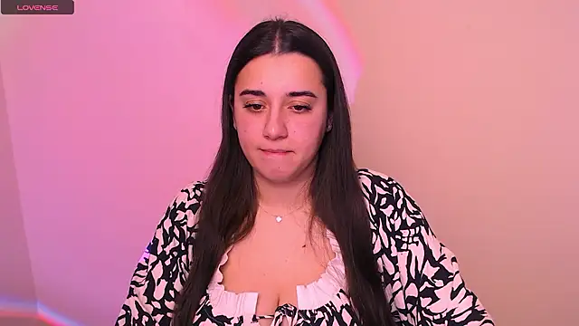 Snapshot of AlinaDoll_ chatting on January 19, 2026, 8:29 am AlinaDoll online show from January 19, 2026, 8:29 am