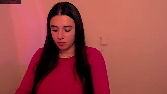 Snapshot of AlinaDoll_ chatting on December 15, 2025, 8:20 am AlinaDoll online show from December 15, 2025, 8:20 am