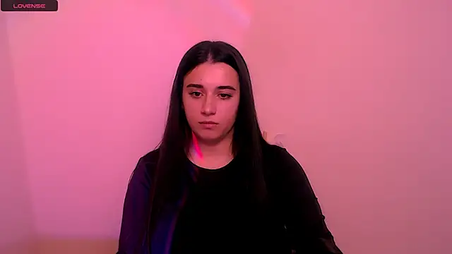 Snapshot of AlinaDoll_ chatting on November 11, 2025, 8:53 am AlinaDoll online show from November 11, 2025, 8:53 am