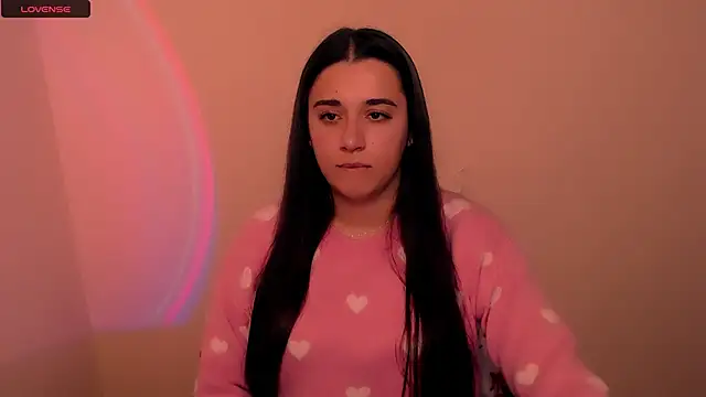 Snapshot of AlinaDoll_ chatting on December 4, 2025, 8:24 am AlinaDoll online show from December 4, 2025, 8:24 am