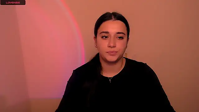 Snapshot of AlinaDoll_ chatting on December 3, 2025, 8:25 am AlinaDoll online show from December 3, 2025, 8:25 am