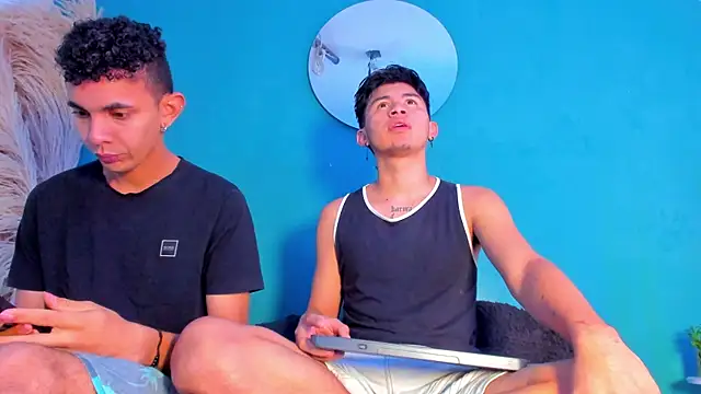 Snapshot of david_valiz chatting on November 8, 2025, 12:42 pm david valiz online show from November 8, 2025, 12:42 pm