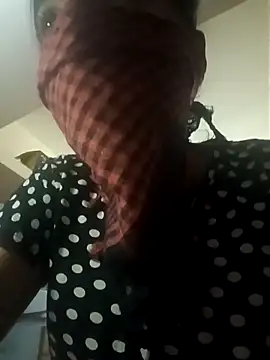 Snapshot of Tamil_White_Rose chatting on March 3, 2026, 6:04 pm Tamil White Rose online show from March 3, 2026, 6:04 pm