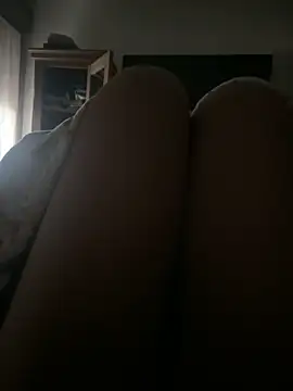 Mislisss online show from November 3, 2025, 5:05 pm