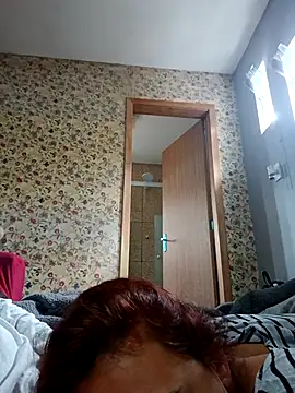 safadinhamoren123 online show from November 4, 2025, 3:05 pm