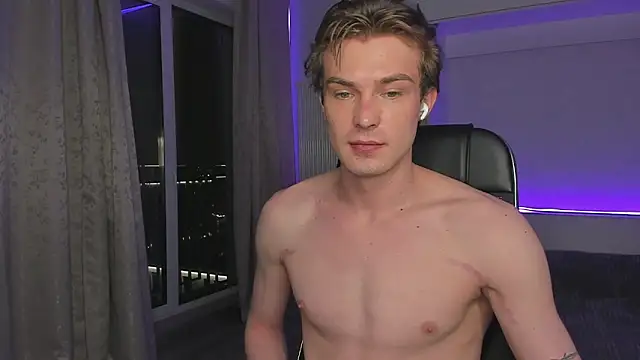 Snapshot of DanteRay chatting on December 15, 2025, 10:26 pm DanteRay online show from December 15, 2025, 10:26 pm