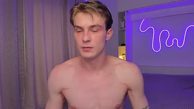 Snapshot of DanteRay chatting on November 12, 2025, 1:15 pm DanteRay online show from November 12, 2025, 1:15 pm