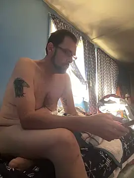 biggdaddyandqueenn online show from November 29, 2025, 5:35 pm