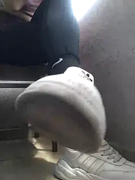 Snapshot of Xeena_ chatting on November 14, 2025, 5:27 pm Xeena online show from November 14, 2025, 5:27 pm