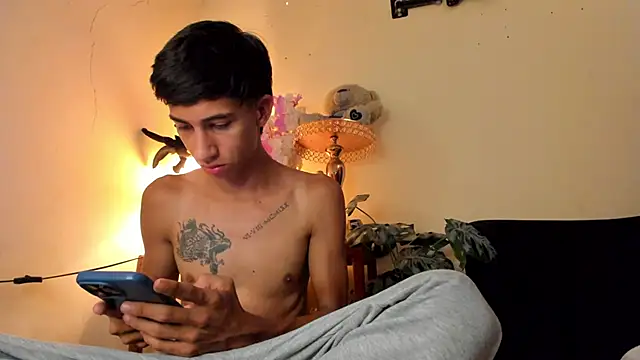 Snapshot of lucian_davii chatting on December 17, 2025, 3:39 pm lucian davii online show from December 17, 2025, 3:39 pm