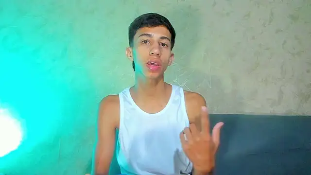 Snapshot of lucian_davii chatting on November 11, 2025, 12:22 pm lucian davii online show from November 11, 2025, 12:22 pm