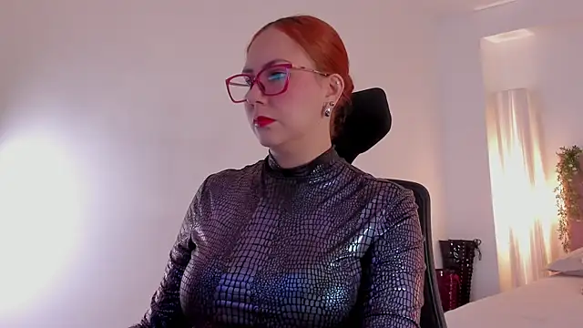 MistressErza online show from June 16, 2026, 7:03 pm