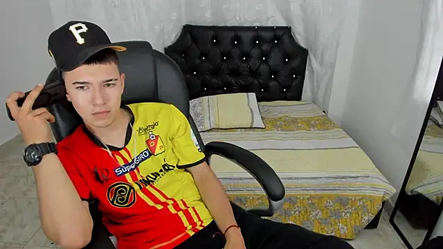 Snapshot of Aleck_Boy chatting on November 26, 2025, 7:58 pm Aleck Boy online show from November 26, 2025, 7:58 pm