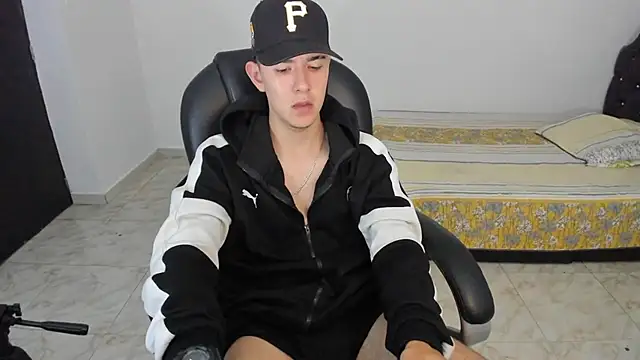 Snapshot of Aleck_Boy chatting on November 27, 2025, 6:52 pm Aleck Boy online show from November 27, 2025, 6:52 pm