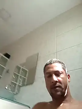 Arrombador20 online show from April 7, 2026, 3:03 pm