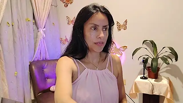 Snapshot of Bella_Exhibition chatting on November 27, 2025, 6:52 pm Bella Exhibition online show from November 27, 2025, 6:52 pm