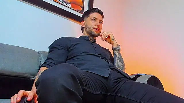 Snapshot of Supreme_Alpha chatting on November 5, 2025, 2:47 am Supreme Alpha online show from November 5, 2025, 2:47 am