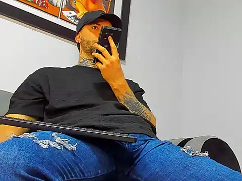 Supreme Alpha online show from November 6, 2025, 12:36 am