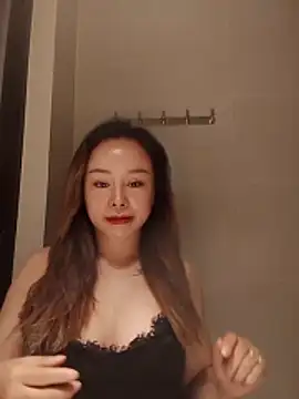 Snapshot of thu-cuoi chatting on November 22, 2025, 12:54 am thu-cuoi online show from November 22, 2025, 12:54 am