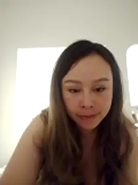 Snapshot of thu-cuoi chatting on November 15, 2025, 3:38 pm thu-cuoi online show from November 15, 2025, 3:38 pm