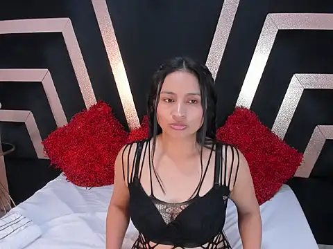 Snapshot of Laurie_Bell_ chatting on November 4, 2025, 1:59 pm Laurie Bell online show from November 4, 2025, 1:59 pm