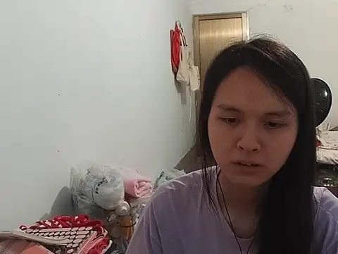 Snapshot of RebelAura chatting on June 20, 2026, 9:42 pm RebelAura online show from June 20, 2026, 9:42 pm