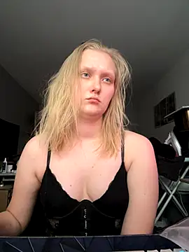 hotgoodgirll online show from November 18, 2025, 2:42 pm