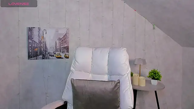 Ella Burns online show from November 29, 2025, 1:39 am