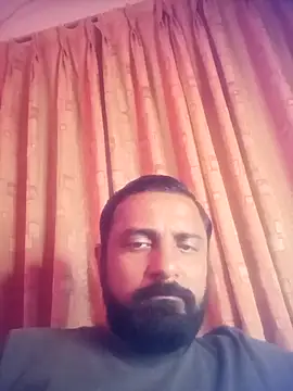 RubyEntity online show from November 28, 2025, 1:44 pm