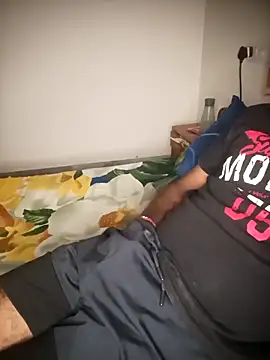 RubyEntity online show from December 16, 2025, 1:48 pm