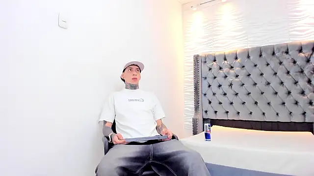 DANTE ARMSTRONG online show from January 15, 2026, 7:12 am