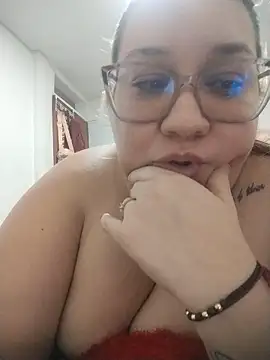 Snapshot of sharon-D chatting on November 16, 2025, 12:37 am sharon-D online show from November 16, 2025, 12:37 am