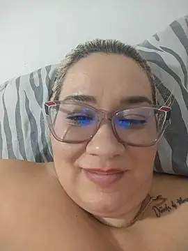 Snapshot of sharon-D chatting on November 14, 2025, 6:50 am sharon-D online show from November 14, 2025, 6:50 am