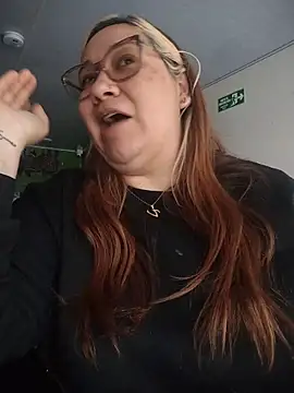 Snapshot of sharon-D chatting on November 12, 2025, 9:40 pm sharon-D online show from November 12, 2025, 9:40 pm