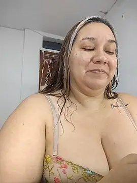 Snapshot of sharon-D chatting on November 23, 2025, 12:20 am sharon-D online show from November 23, 2025, 12:20 am