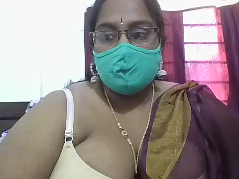Snapshot of hootypriya chatting on January 19, 2026, 11:47 am hootypriya online show from January 19, 2026, 11:47 am