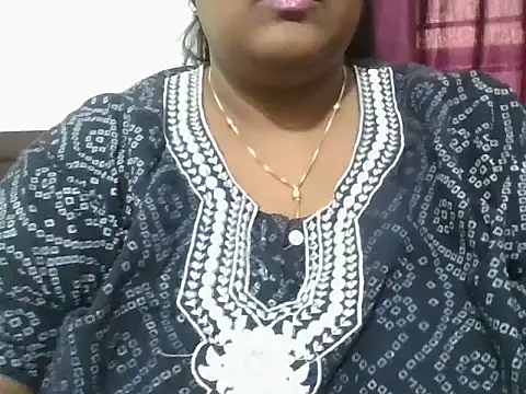 Snapshot of hootypriya chatting on February 23, 2026, 12:28 pm hootypriya online show from February 23, 2026, 12:28 pm