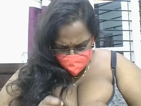 Snapshot of hootypriya chatting on February 10, 2026, 11:26 pm hootypriya online show from February 10, 2026, 11:26 pm