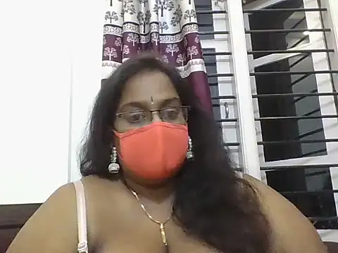 Snapshot of hootypriya chatting on February 11, 2026, 9:36 pm hootypriya online show from February 11, 2026, 9:36 pm