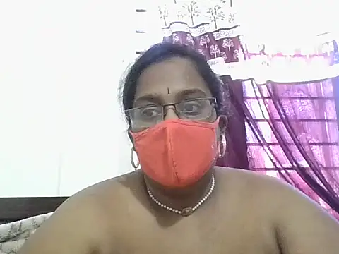 Snapshot of hootypriya chatting on February 13, 2026, 8:25 am hootypriya online show from February 13, 2026, 8:25 am