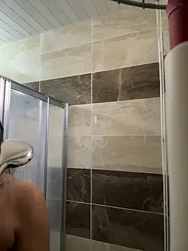 turkishdel1ght online show from November 6, 2025, 1:04 pm